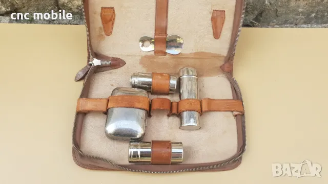 Ретро тоалетен комплект , снимка 2 - Антикварни и старинни предмети - 47320881