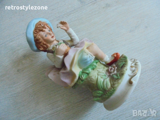 № 8429 Винтидж порцеланова фигурка – Момиче с цветя, снимка 7 - Други ценни предмети - 53025691