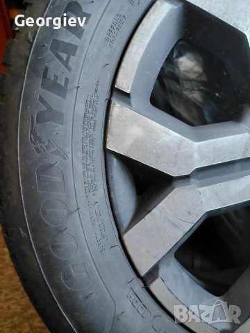 17" джанти с гуми Дачия Дъстър, снимка 3 - Гуми и джанти - 52914836