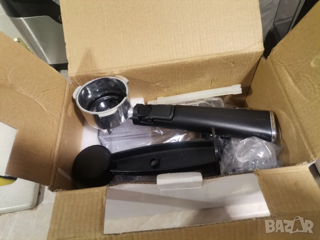 Еспресо Кафеавтомат 20 bar Arabica Comfort, капучинатор, подгрев за чаши, снимка 9 - Кафемашини - 48028439