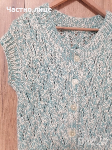 Нов дамски елек, ръчно плетиво, ГО 47 см, дължина 80 см. , снимка 2 - Елеци - 52459453