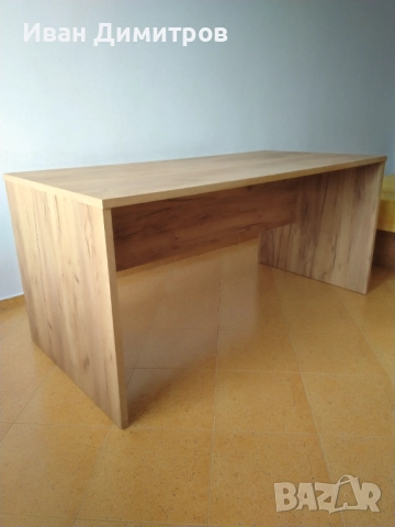 Голямо бюро за програмист, ширина 160 см, дълбочина 80 см височина 76 см., снимка 2 - Работни маси и бюра - 51850671