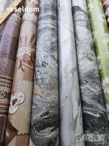 Мушами за маса 