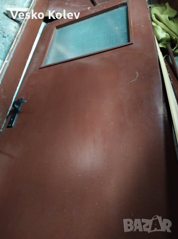 Продава врати със каси