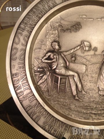 Нова! Старинна немска калаена чиния за стена серия Lindenwirthin 23 см., снимка 3 - Антикварни и старинни предмети - 43093294