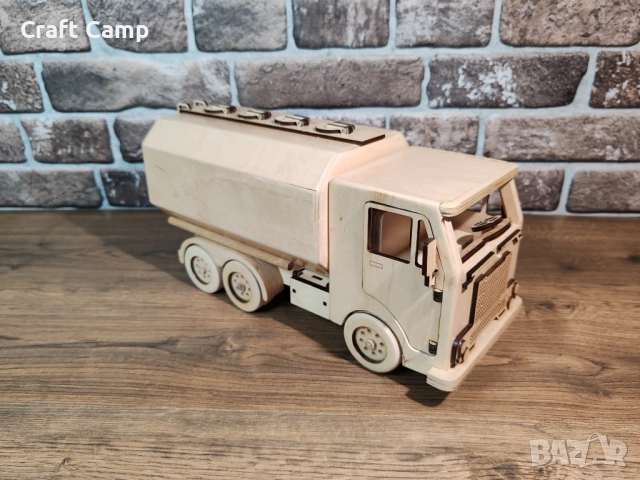 Дървен модел на Камион–Цистерна – Craft Camp, снимка 3 - Коли, камиони, мотори, писти - 52736076