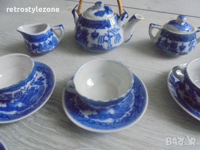 № 8299 Стар малък порцеланов сервиз – миниатюрен синьо-бял комплект , снимка 2 - Други ценни предмети - 51955090
