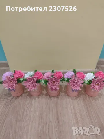 Букети от пластични цветя , снимка 3 - Декорация за дома - 47348774