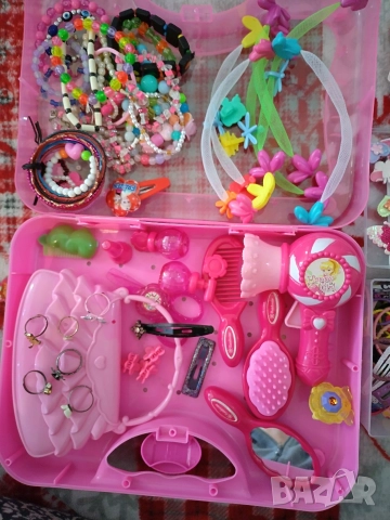 Фризьорски комплект за момиченце, гривни, шноли и други, снимка 6 - Други - 52904633
