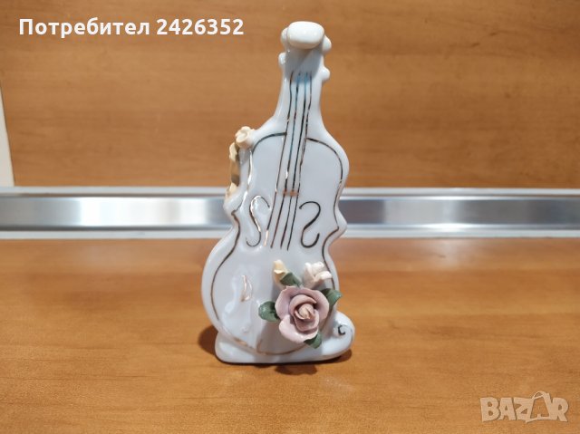 Стара порцеланова ваза във форма на цигулка, вис. 15 см., снимка 1 - Вази - 34965079
