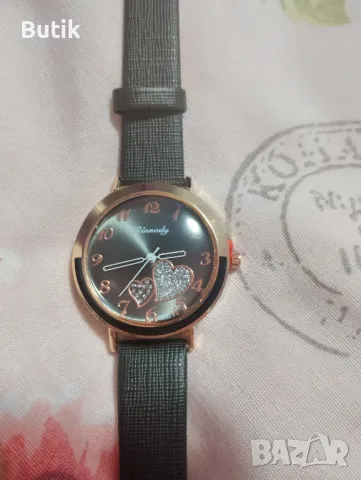 Дамски часовник две сърца, снимка 4 - Дамски - 48420744