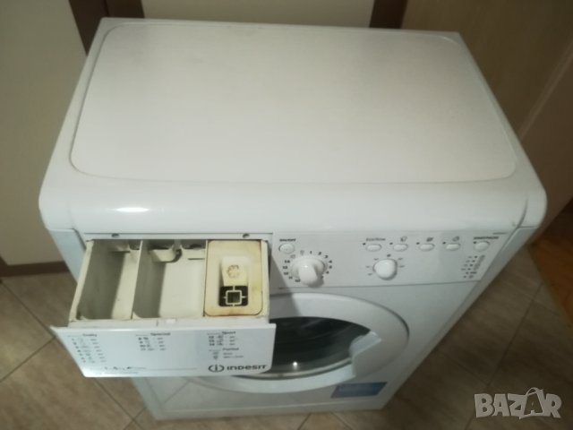 Продавам пералня Indesit IWSB50651 с проблем, снимка 2 - Перални - 43074810