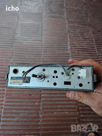 Старо радио за автомобил , снимка 2 - Аксесоари и консумативи - 50668137