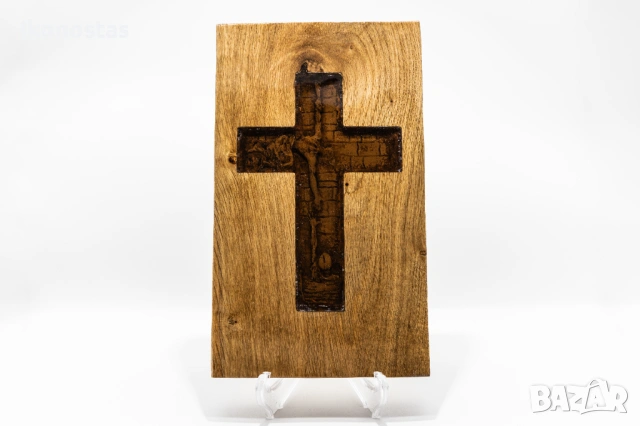 Дървена релефна икона с инкрустиран в смола кръст от дъб – натурален цвят, снимка 4 - Икони - 53225041