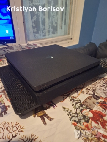 Ps4:slim + контролер + кабели + 7 игри бонус