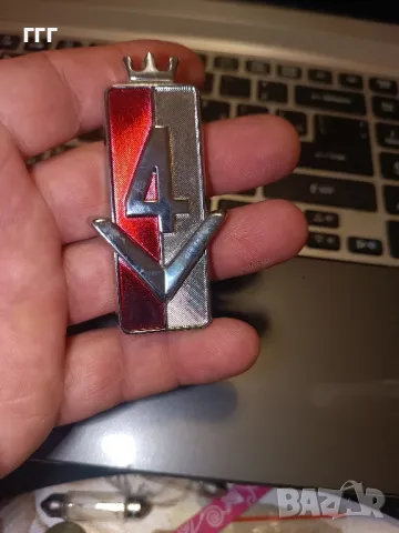 Емблема от Ford Taurus