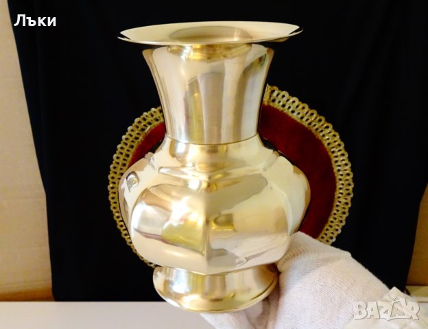 Бронзова кана,гарафа,ваза,осемстенна. , снимка 2 - Антикварни и старинни предмети - 38068373