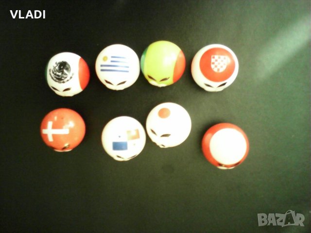 Гумени  топчета-футболни страни, снимка 1 - Рисуване и оцветяване - 22001350