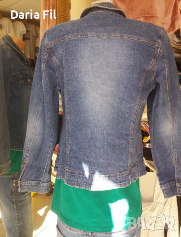 Вталено дънково яке в средно тъмен деним, снимка 4 - Якета - 40245502