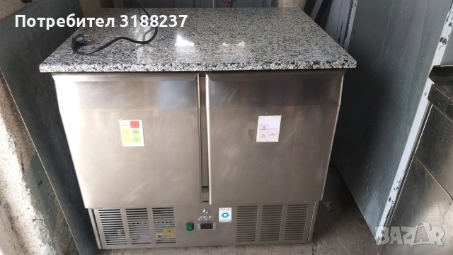 Професионален хладилен шкаф с гранитен плот, снимка 3 - Хладилни витрини и фризери - 53402393