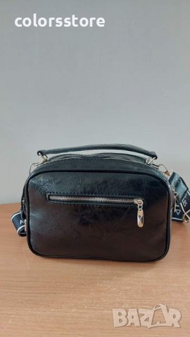 Черна чанта Guess код SG70, снимка 4 - Чанти - 38139185