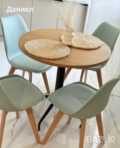 Столове за офиса и дома