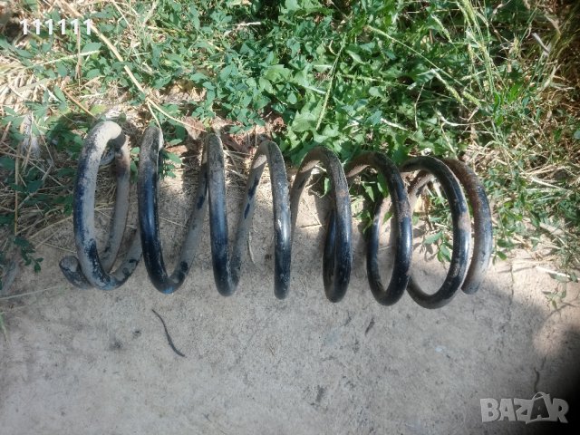 Предни пружини от Шкода фелиция 1.6 електрически инжекцион комби, снимка 3 - Автомобили и джипове - 25600234