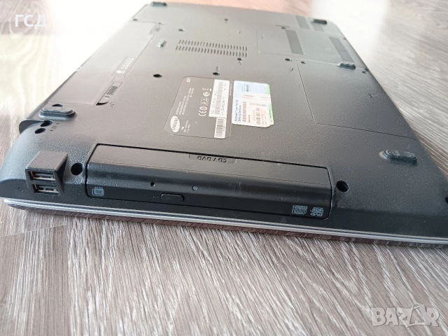 Лаптоп Самсунг СЕ 31 /4гб. , снимка 3 - Лаптопи за дома - 52842222