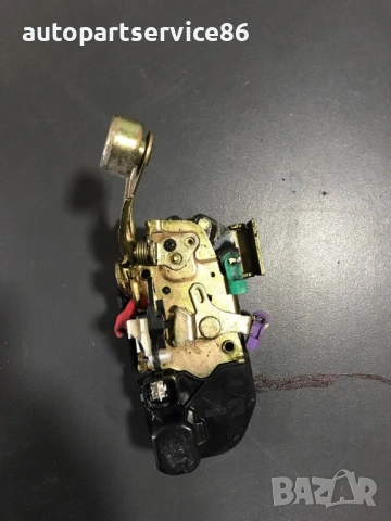 Механизъм за заключване на предна дясна врата за Jeep Cherokee (2002-2008), снимка 2 - Части - 53571215