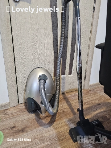 Прахосмукачка Osaka 1500w мощна, снимка 3 - Прахосмукачки - 52674759