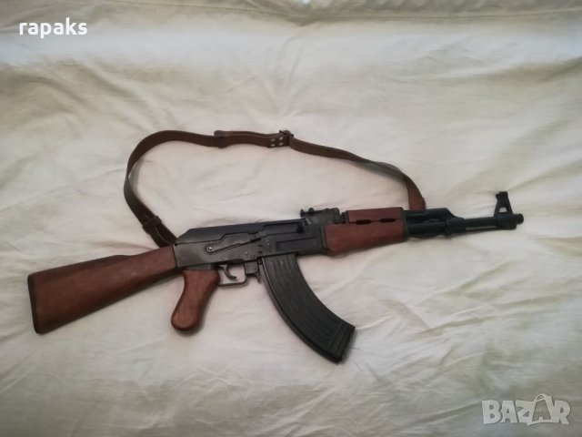 Автомат АК 47 - сгъваем приклад. Автоматична пушка, Калашник в Бойно ...