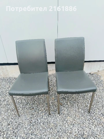 Два трапезни кожени стола