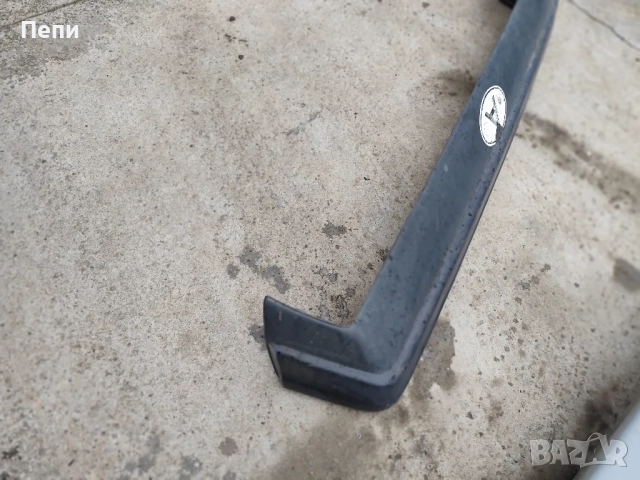 Задна броня за Мерцедес 190, снимка 2 - Части - 52631064