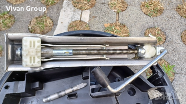 НОВО Оригинален авариен комплект Mercedes, снимка 7 - Аксесоари и консумативи - 51565580