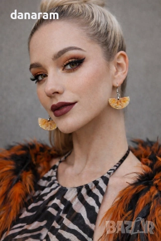 стилни обеци от епоксидна смола с вградени естествени цветя., снимка 3 - Обеци - 50964421