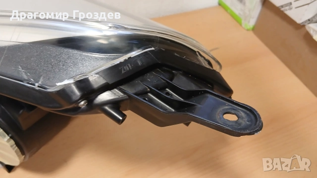 Десен фар за Toyota Yaris III Hybrid / Тойота Ярис Хибрид (2012-2015), снимка 13 - Части - 53607714