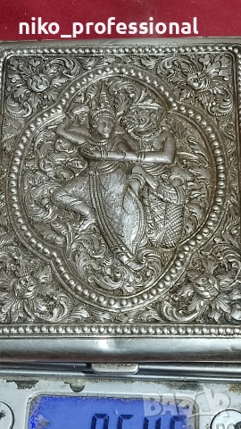 Сребърна табакера с индийски мотиви 
