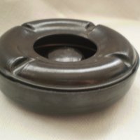 Стар кръгъл пепелник бакелит -твърда черна пластмаса, снимка 3 - Други - 37692260