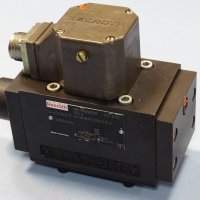 Серво клапан Rexroth 4WSE2ED10-51/60B9T315K31EV directional servo valve, снимка 1 - Резервни части за машини - 38005237