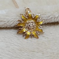 Медальон Слънце, снимка 1 - Колиета, медальони, синджири - 35604343