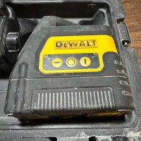 Продавам Нивелир DeWALT DW0811 лазерен линеен с 2 лъча 30 м, 0.4 мм/м, снимка 4 - Други инструменти - 44033895