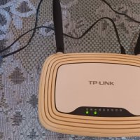 Рутер TP-LINK - 300 Mbps, снимка 1 - Рутери - 42985659