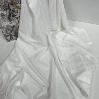 Нов луксозен шал Dior с кутия на марката, снимка 1 - Шалове - 28669768