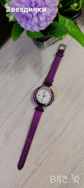 Часовник в лилаво с каишка от естествена кожа , снимка 1