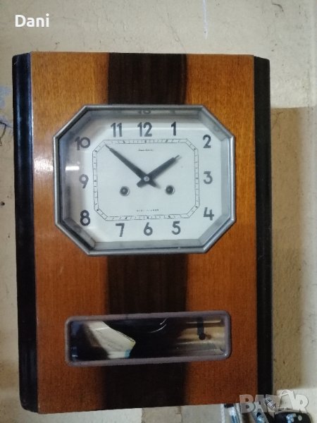 Стенен часовник с махало Янтар, снимка 1