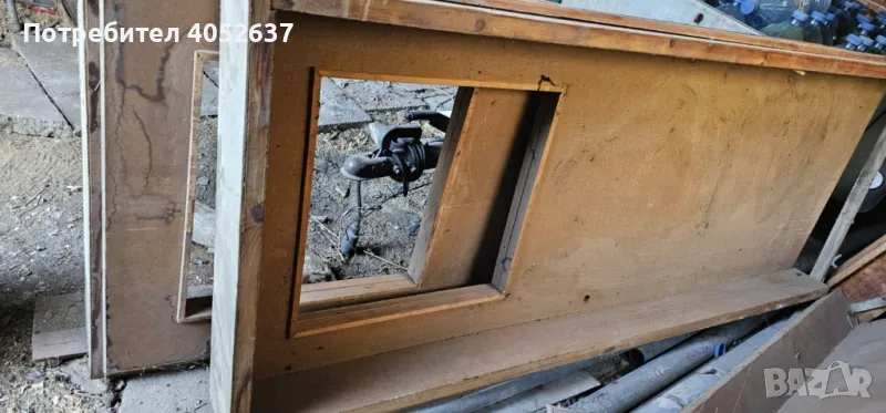 Продавам изгодно 1 врата (пресован картон) + бонус 2 дървени дограми, снимка 1