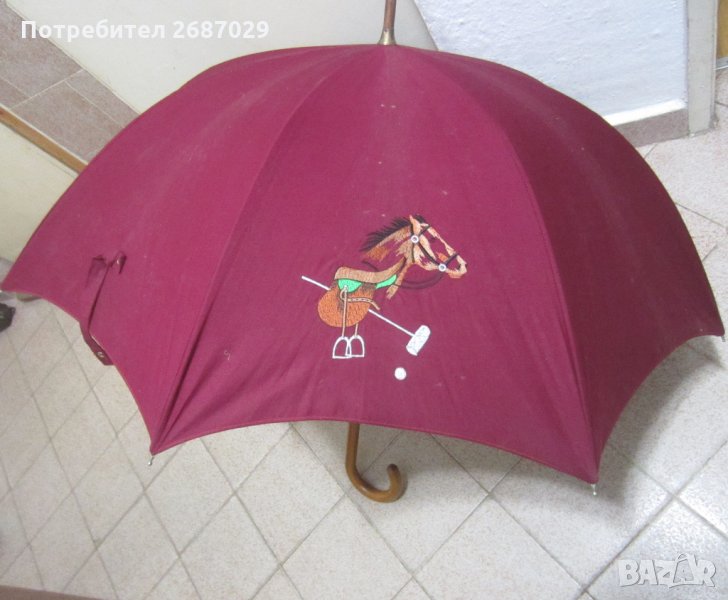  Стар чадър цвят бордо с бродиран кон и дървена дръжка, снимка 1
