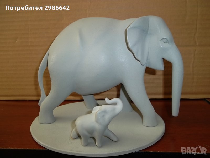 Дърворезба на слон с малкото си., снимка 1