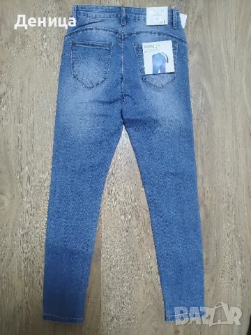 Дамски дънки с пеперуди размер S с PUSH UP ефект имам и чисто нови същите с пеперуди размер XS, снимка 2 - Дънки - 48837709