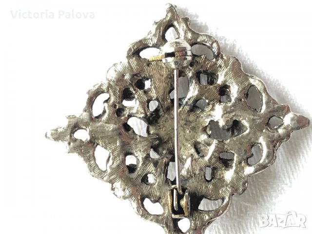 Прекрасна брошка с перла, снимка 4 - Бижутерийни комплекти - 27332968